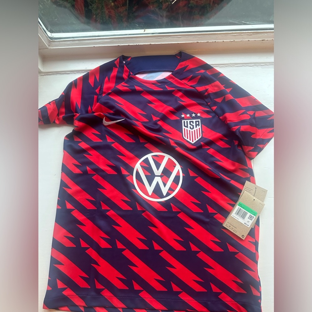 NIKE USA JERSEY BRAND NEW SIZE XL(KIDS)